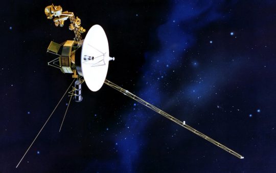 Voyager 1: Călătoria Epocală a Orei Umane în Univers