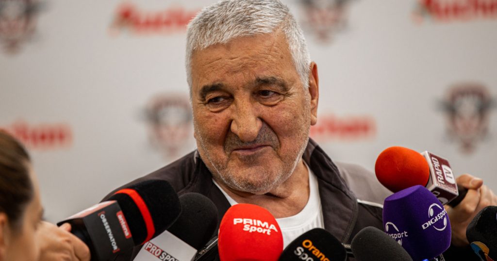 Rică Răducanu: Între dificultăți fizice și pasiunea pentru fotbal la 80 de ani