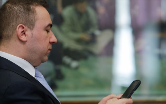 Contoare inteligente și capacități de stocare a energiei: O analiză a impactului și implicațiilor proiectelor inițiate de Bogdan Ivan și continuate de Ilie Bolojan