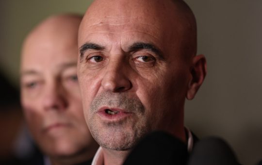 Greva de Avertisment a Federației Sanitas: O Analiză a Noii Legi a Salarizării în Contextul Sistemului Sanitar Românesc
