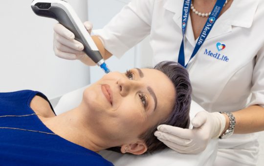 Revoluția Tratamentelor Dermatologice: Eficiența și Siguranța Procedurilor cu Laser în Dermatologie