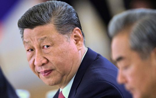 Cooperarea Internațională în Era Inteligenței Artificiale: Apelul lui Xi Jinping pentru o Simfonie Globală