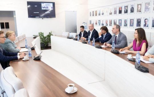 Provocările și Perspectivele României în Contextul Evaluării Moody’s: Analiza Detaliată a Calificativului de Țară