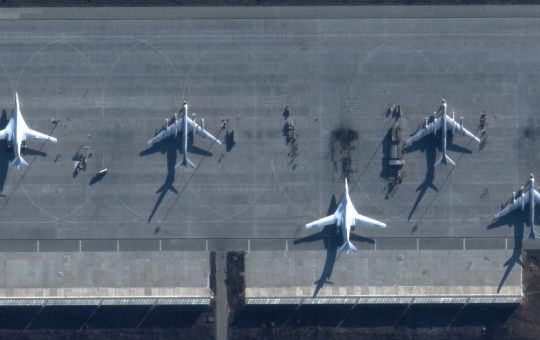 Atacul Dronei Ucraineane asupra Bazei Aeriene Engels: O Analiză Detaliată a Impactului și Implicațiilor Strategice