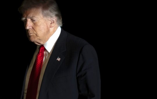 Trump și Interferența Chineză: O Analiză Detaliată a Discursului și Implicațiilor Sale