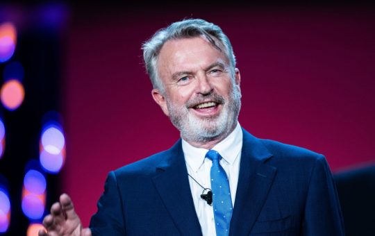 Moartea lui Sam Neill: O Pierdere Mare pentru Cinema și O Lecție Despre Lupta Împotriva Cancerului