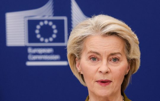 Amânarea Sancțiunilor UE Împotriva Rusiei: Provocări și Compromisuri în Contextul Războiului din Ucraina