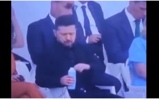 Gestul lui Zelenski la Ziua Franței: O simplă sticlă de plastic sau o problemă mai profundă?
