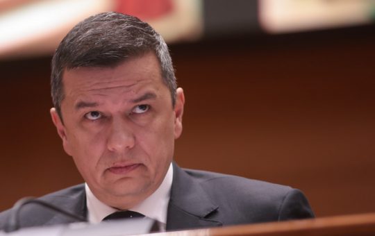 Cine Blochează Miliardele de Euro? Analiza Declarațiilor lui Sorin Grindeanu despre PNRR și Restanțele Parlamentare