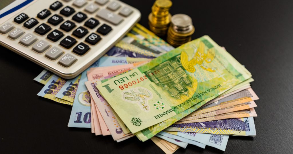 Scăderea salariului mediu net: O analiză detaliată a impactului economic și social în România