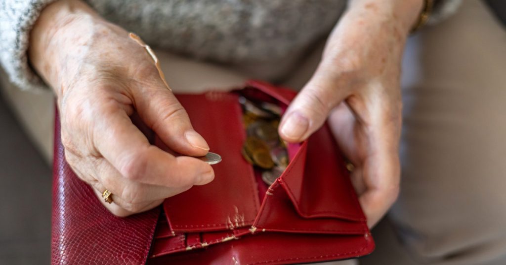 Analiza Cheltuielilor pentru Protecția Socială în România: O Privire Asupra Afectării Viitorului Societății