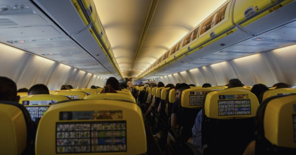 Momente de Groază în Aer: Incidentul Dramatic al Pasagerului Sârbu pe un Zbor Ryanair