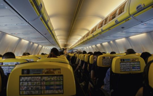 Momente de Groază în Aer: Incidentul Dramatic al Pasagerului Sârbu pe un Zbor Ryanair