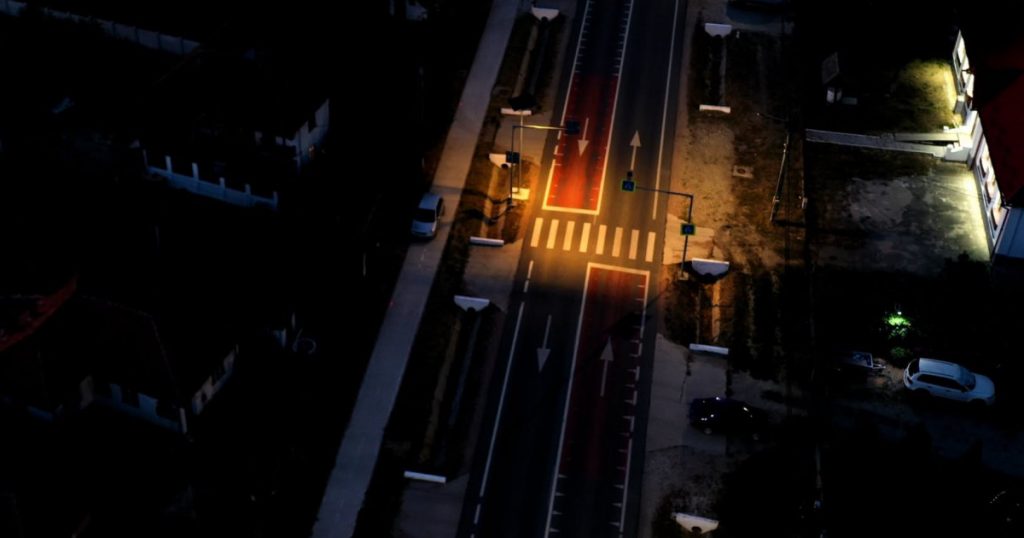 Iluminatul autonom la trecerile de pietoni: Un pas înainte în siguranța rutieră din România