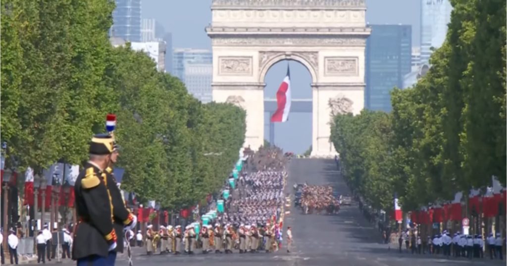 O Ultimă Paradă a lui Macron: Semnificația Zilei Naționale a Franței în Contextul European Actual