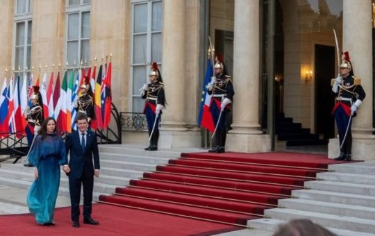 Nicușor Dan și Mirabela Grădinaru la Palatul Elysee: O oportunitate de întărire a relațiilor româno-franceze