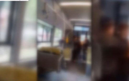Violenta in Transportul Public: Incidentul din București și Implicațiile Sale