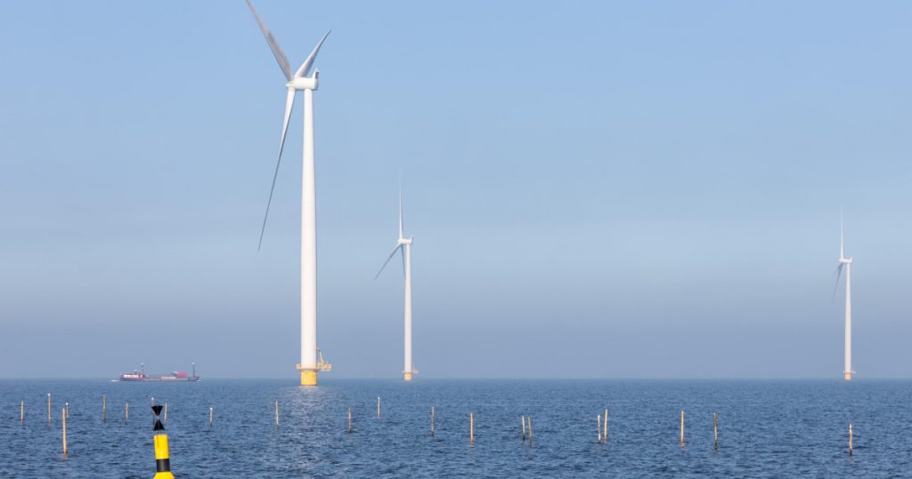 România își deschide orizonturile către energia eoliană offshore: Oportunități și provocări în Marea Neagră