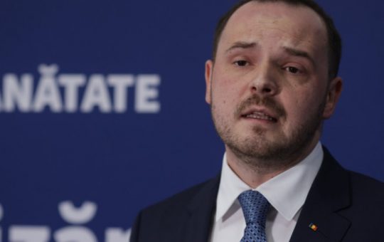 Criza Personalului Medical: Propunerea lui Alexandru Rogobete pentru Exceptarea Spitalelor de la Blocarea Angajărilor