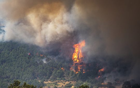 Incendii devastatoare în Spania și Franța: O analiză a impactului climatic și social