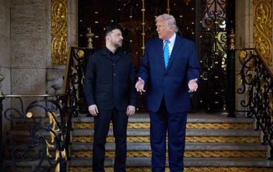 Evoluția relațiilor dintre Volodimir Zelenski și Donald Trump: Un moment istoric la Vatican și implicațiile sale