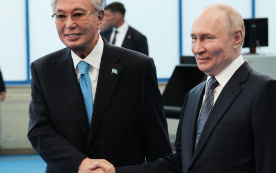 Kazahstanul Propune Înghețarea Conflictului din Ucraina: O Provocare pentru Rusia și Implicațiile Sale Geopolitice