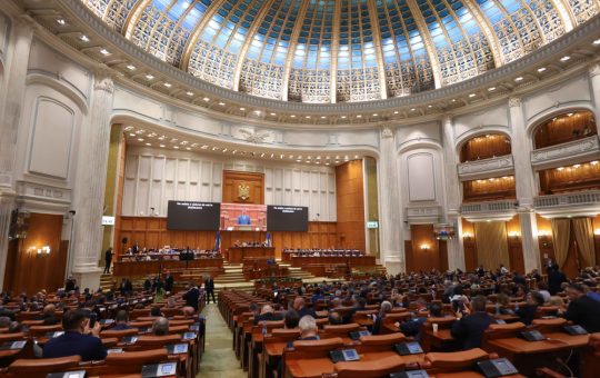 Analiza Sondajului CURS: Preferințele Electorale ale Românilor în 2026 și Implicațiile Acestora