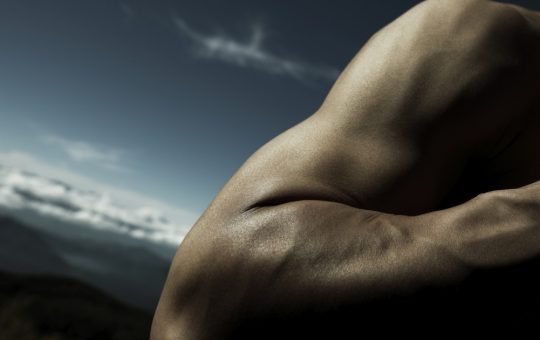 Descoperirea Revoluționară în Lupta Împotriva Pierderii Masei Musculare Odată cu Îmbătrânirea: O Analiză Detaliată a Studiului Recent