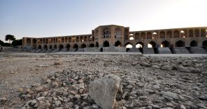 Impactul atacurilor americane asupra alimentării cu apă în sudul Iranului: O criză umanitară în desfășurare