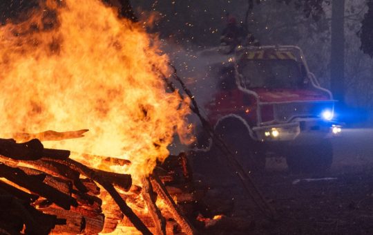 Incendii devastatoare în Spania și Franța: O analiză a crizei climatice și impactul asupra comunităților locale
