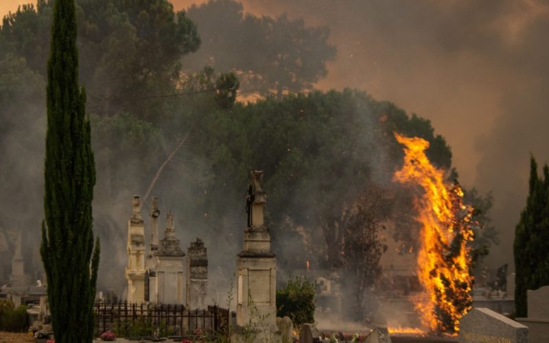 Solidaritate Europeană: Pompierii Români Continuă Misiunea de Stingere a Incendiilor în Franța