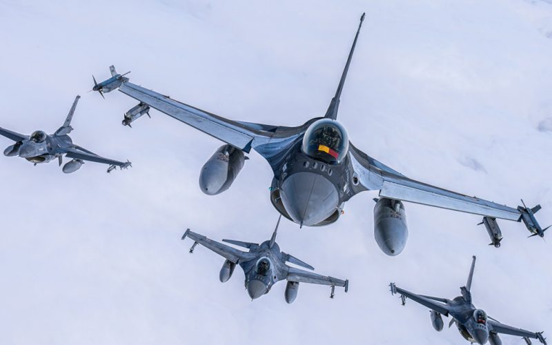 Confidențialitatea în Aeronavele Militare: De ce Identitatea Piloților Rămâne un Subiect Sensibil