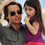 Decizia simbolică a lui Suri Cruise: Schimbarea numelui de familie și semnificația sa în contextul relațiilor familiale