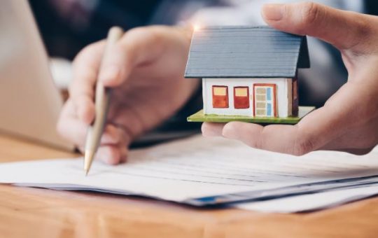 Impactul Reducerii Avansului pentru Programul "Noua Casă" asupra Tinerilor și Pieței Imobiliare din România