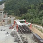 Montarea tablierului metalic la viaductul Valea Pleșei: Un pas important pentru autostrada Sibiu-Pitești