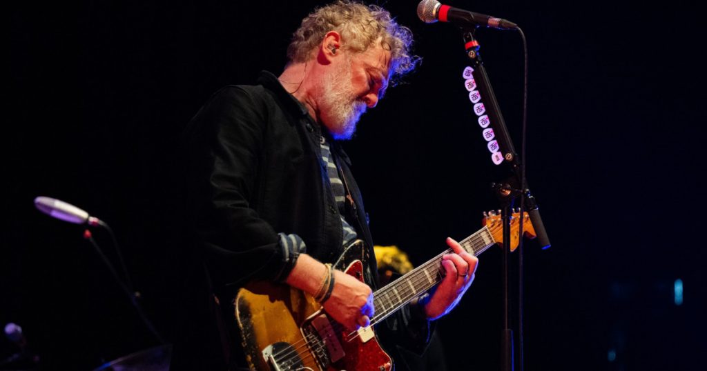 Glen Hansard: O Legendă Pierdută în Accidentul de Motocicletă – Impactul și Moștenirea Artistului Irlandez
