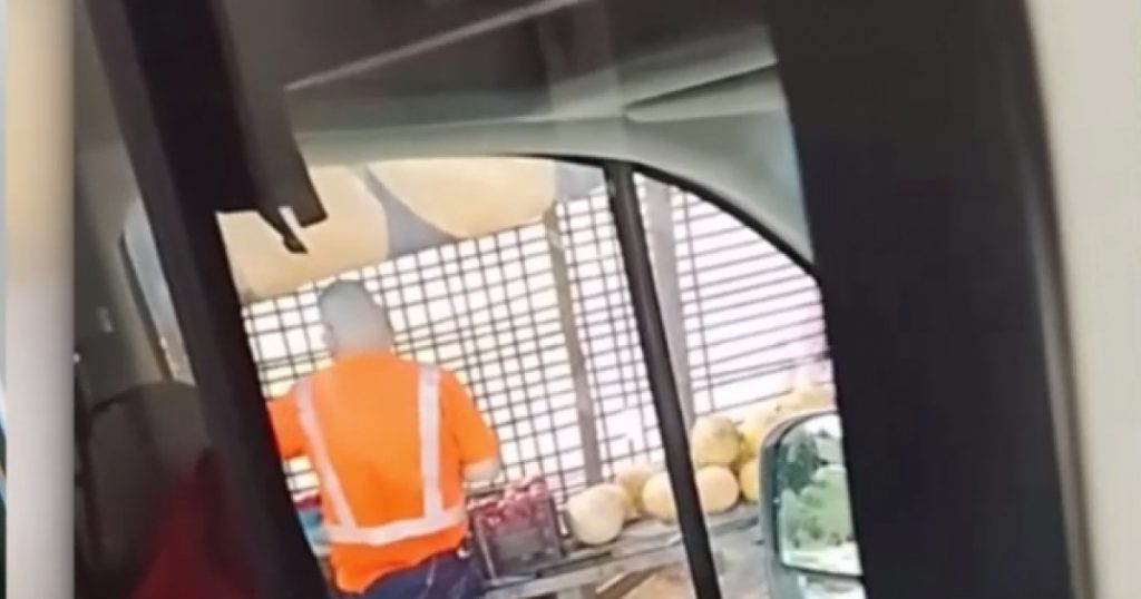 Imagini scandalos de neacceptat: Echipajul unei ambulanțe oprește pentru cumpărături în timpul unei misiuni de urgență