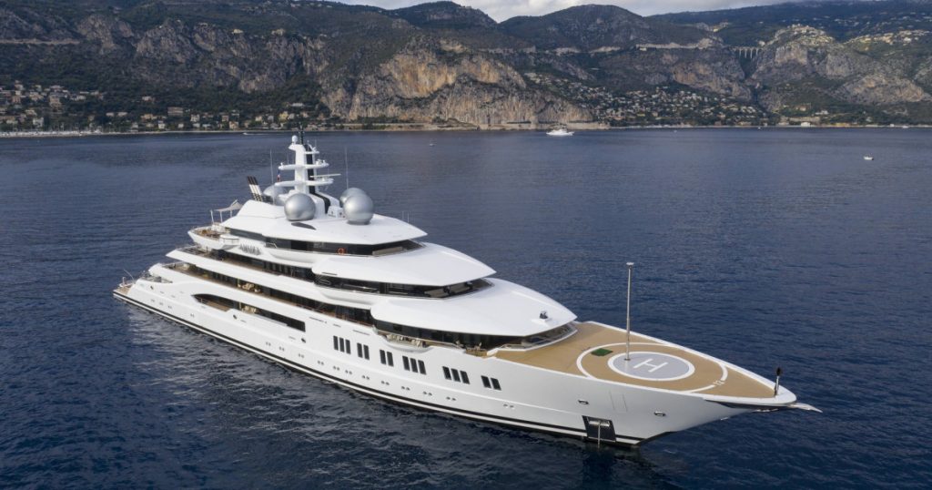 Iahtul Amadea: O călătorie de la confiscare la proprietate în lumea oligarhilor