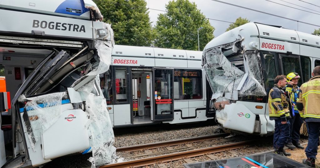 Coliziune între tramvaie în Germania: Un accident cu 25 de răniți și implicațiile sale sociale și de siguranță