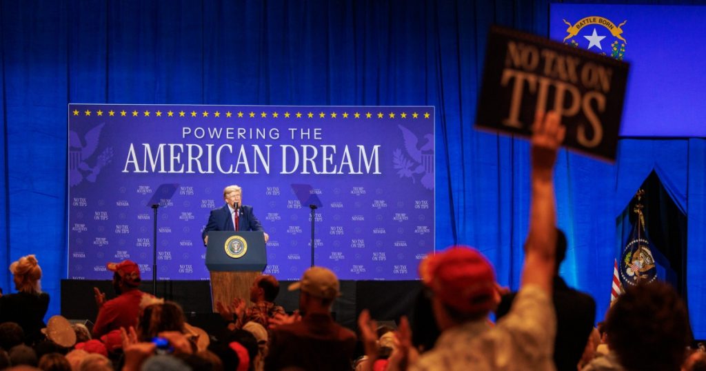 Trump și Amenințarea Socialismului Democratic: O Analiză Profundă a Strategiei Sale Politice