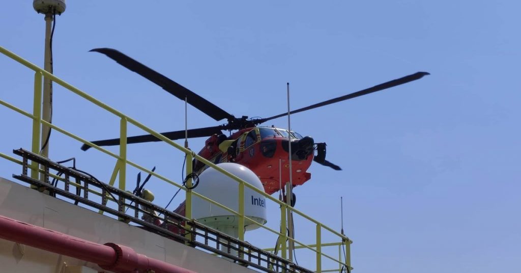 Premieră în Misiunile de Evacuare Medicală: Elicopterul Black Hawk Salvează Vieți pe Marea Neagră