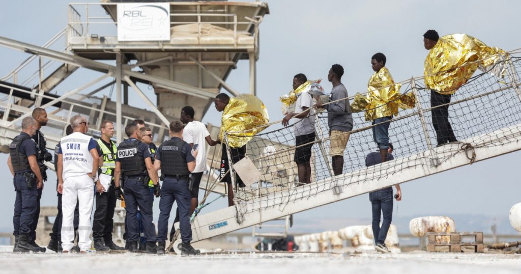 Operațiuni de salvare în Canalul Mânecii: O privire detaliată asupra crizei migranților