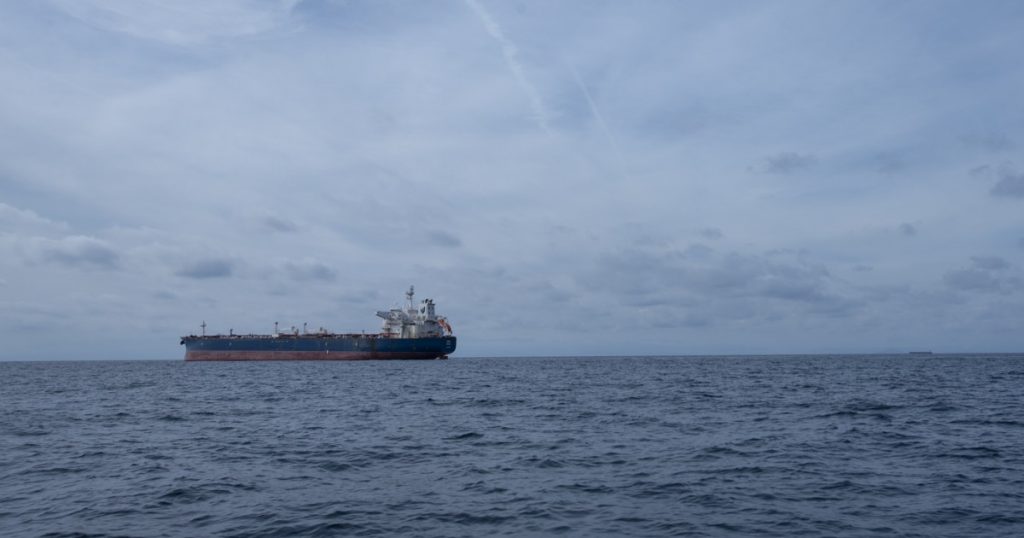 Rusia Își Extinde Flota Fantomă de GNL pentru a Sfida Sancțiunile UE: Tactici și Implicații Geopolitice