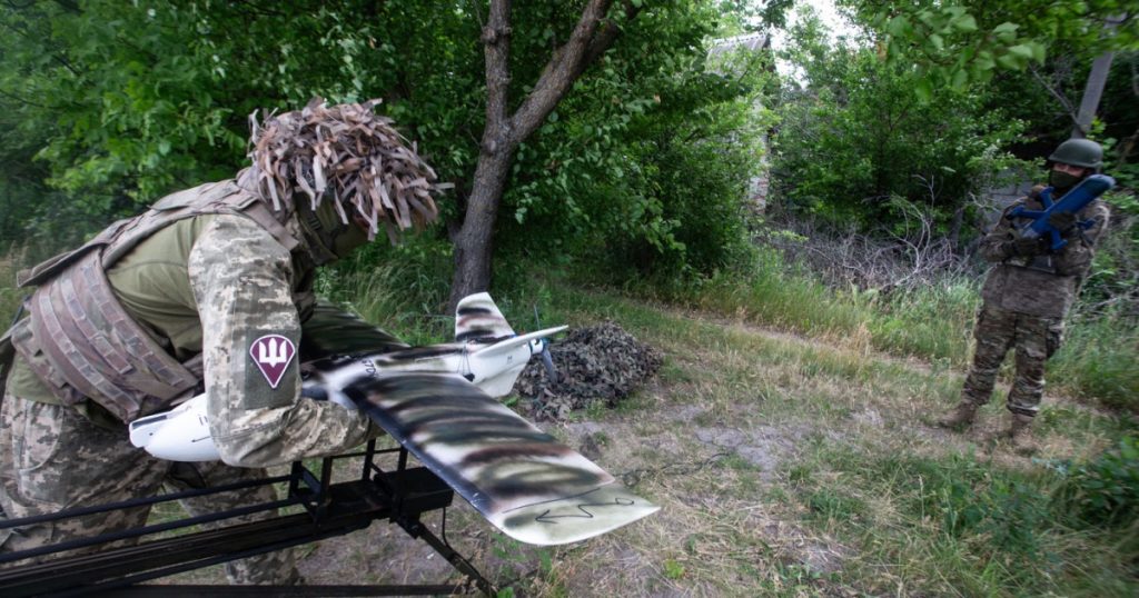 Bruxelles: Atelierul secret care îmbunătățește tehnologia dronelor pentru Ucraina