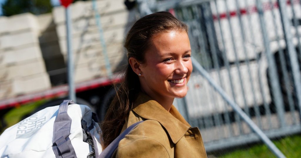 Prințesa Isabella a Danemarcei: Un Nou Drum în Serviciul Militar și Implicațiile Acestuia