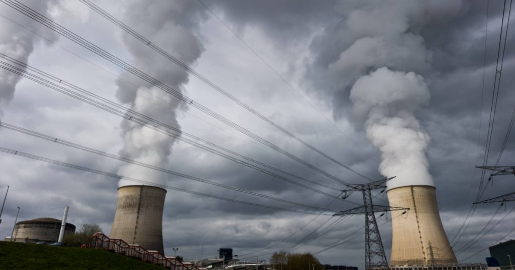 Impactul secetei asupra energiei nucleare în Franța: Oprirea reactorilor în contextul schimbărilor climatice