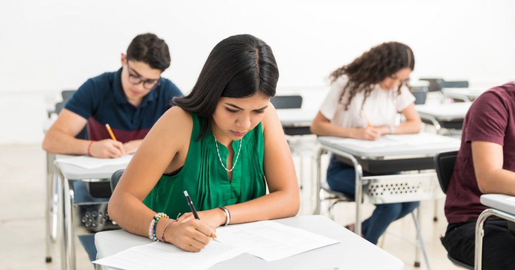 Bacalaureatul 2026: Evaluarea competențelor de comunicare orală și provocările sistemului educațional din România