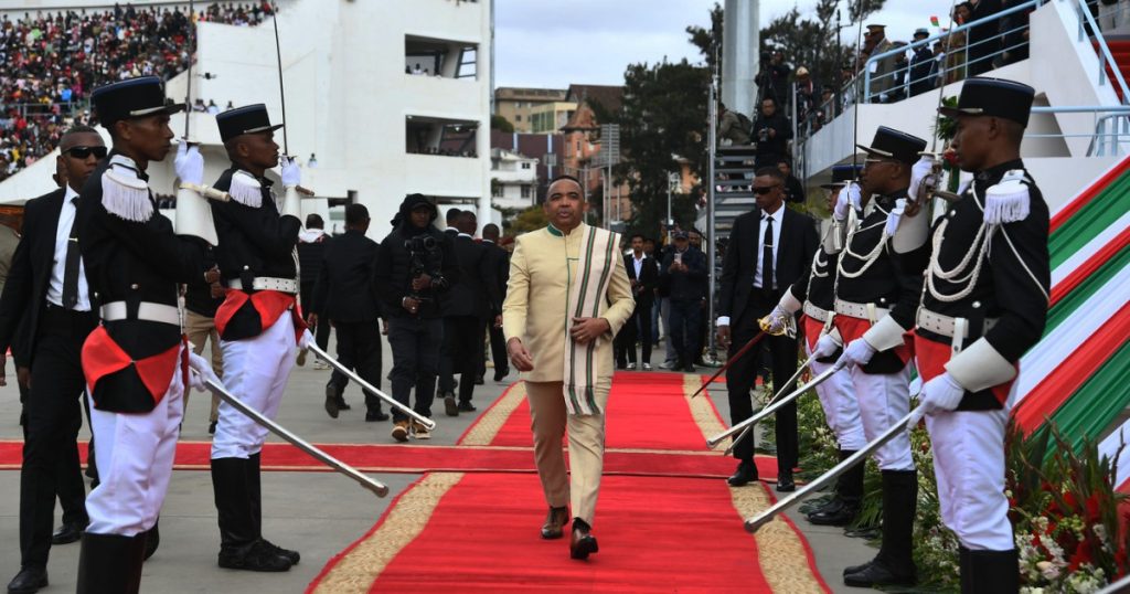 Revoluția din Madagascar: Între Speranță și Realitate - Cum Rusia a Preluat Controlul