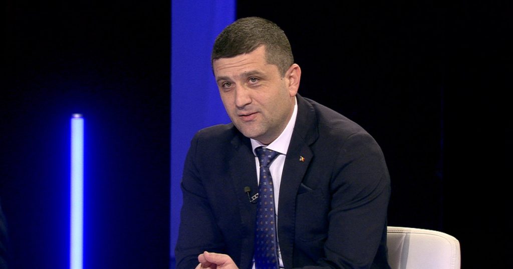 Critica Ministrului Radu Miruță: Oglinda Protestelor și Provocările Politice ale României