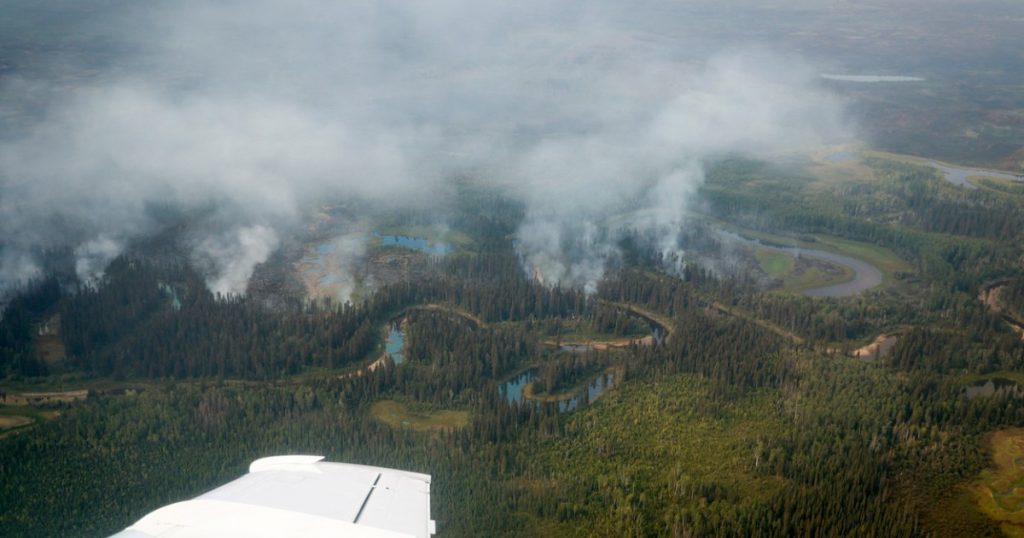 Incendii devastatoare în vestul Canadei: Impactul asupra comunităților și mediului înconjurător